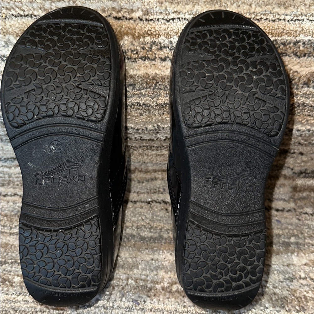 Dansko XP 2.0 Color Sweep Patent Clogs Size 36 
( US 6-6.5) - Picture 6 of 8